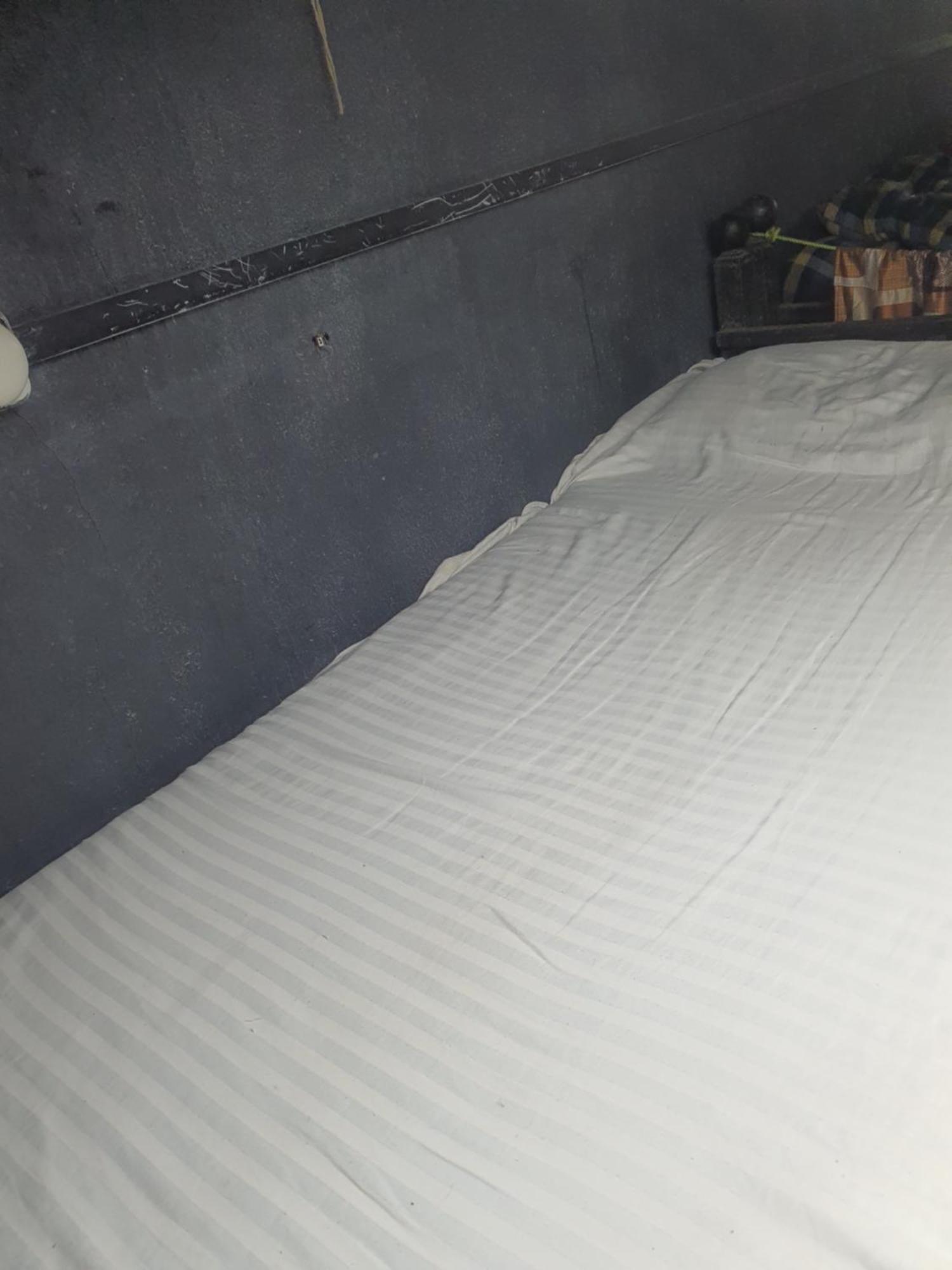 Bapuji Dormitory Hostel Mumbai Ngoại thất bức ảnh