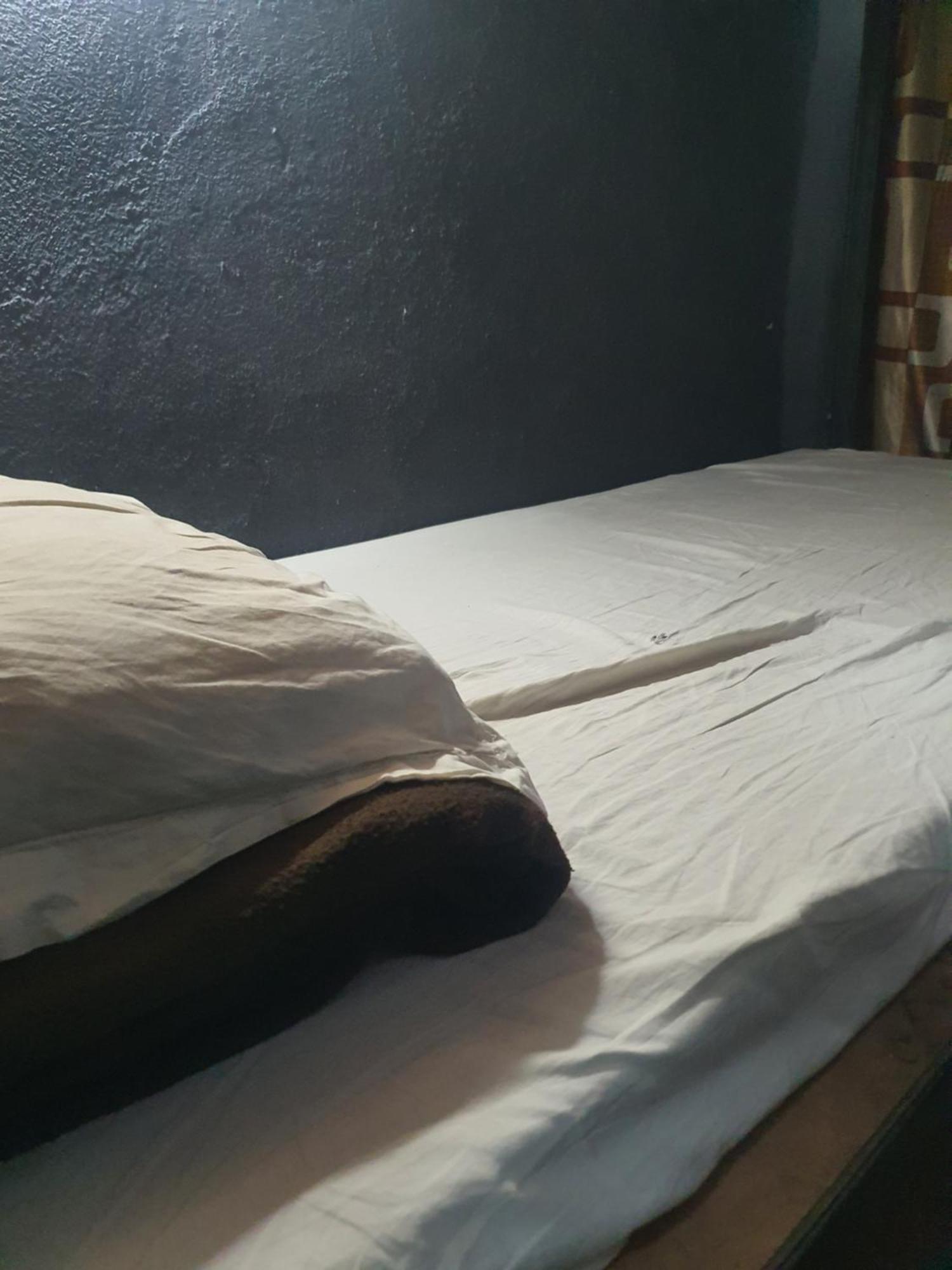 Bapuji Dormitory Hostel Mumbai Ngoại thất bức ảnh